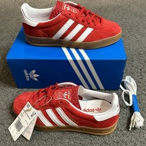 Adidas Gazelle Indoor Shoes Men’s Scarlet / Cloud White / Scarlet Size 4.5 New.